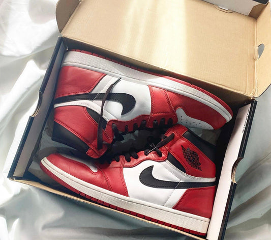 WMNS Air Jordan 1 High “Chicago”