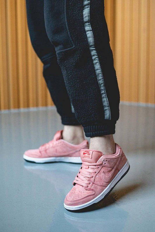 Sb dunk Low “Pink Pig”